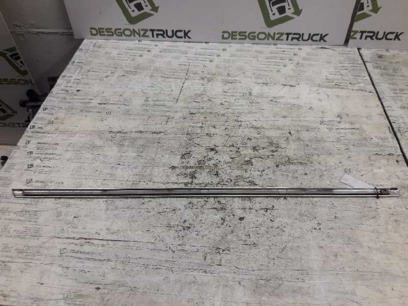 Recambio de moldura puerta trasera izquierda para bmw serie 3 berlina (e30) 324td referencia OEM IAM  MOLDURA CROMADA 