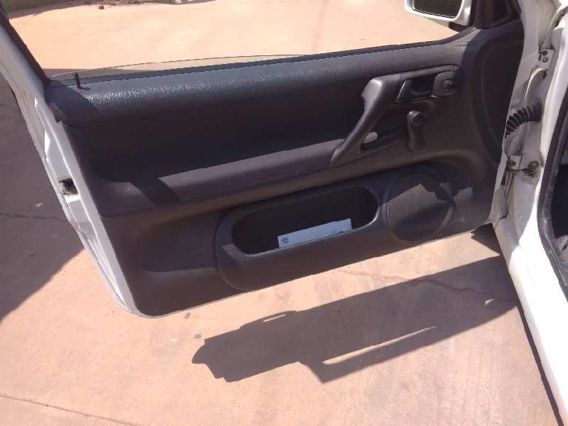 volkswagen polo berlina (6n1) del año 1998