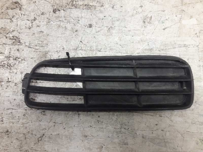 Recambio de rejilla paragolpes izquierda para audi 80 avant básico berlina referencia OEM IAM 8A0807345B 8A0807345C 