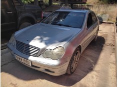 mercedes-benz clase c (w203) berlina del año 2001 2