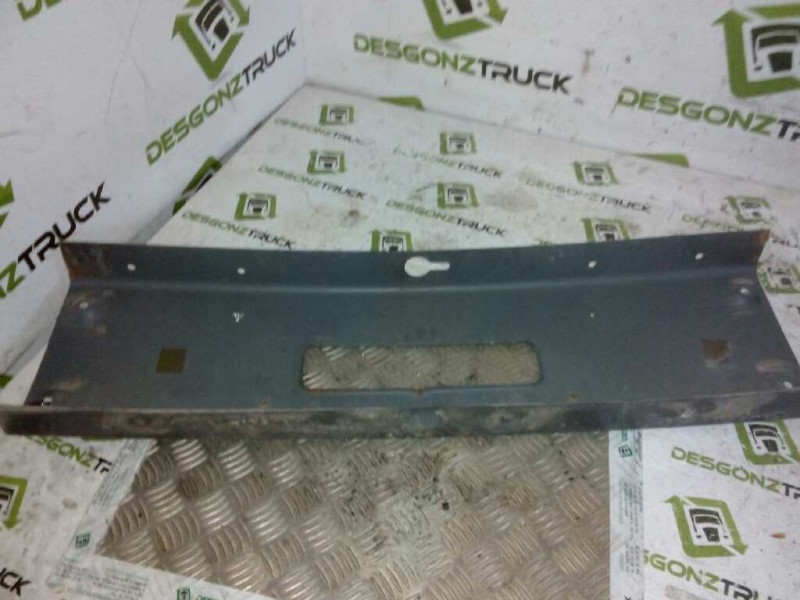 Recambio de paragolpes delantero para nissan trucks l80.09 l80.14 referencia OEM IAM  PARTE CENTRAL 