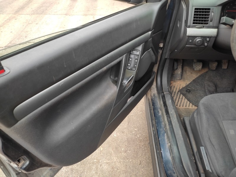 opel vectra c berlina del año 2002