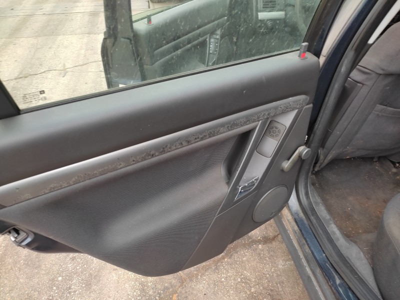 opel vectra c berlina del año 2002