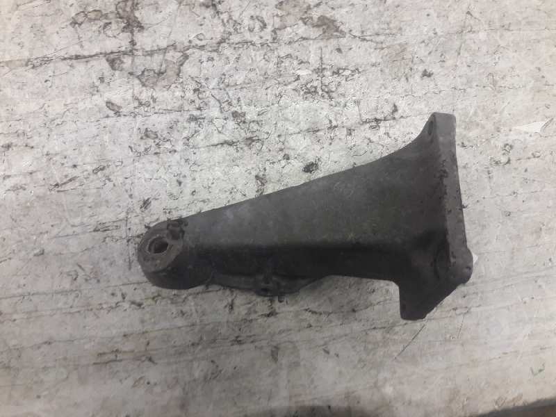 Recambio de soporte motor derecho para bmw serie 3 berlina (e30) 324td referencia OEM IAM 1135782  