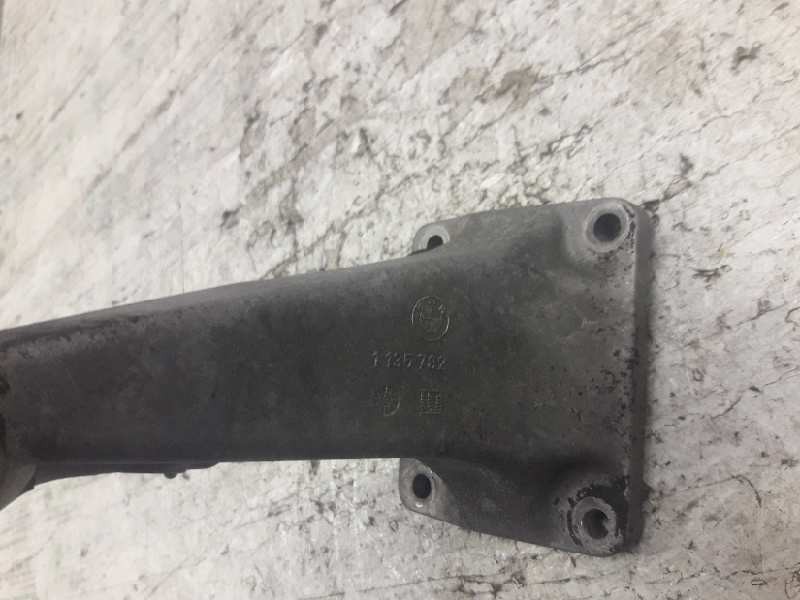 Recambio de soporte motor derecho para bmw serie 3 berlina (e30) 324td referencia OEM IAM 1135782  