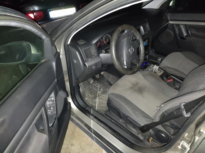 opel vectra c berlina del año 2003