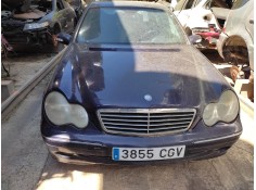 mercedes-benz clase c (w203) berlina del año 2001