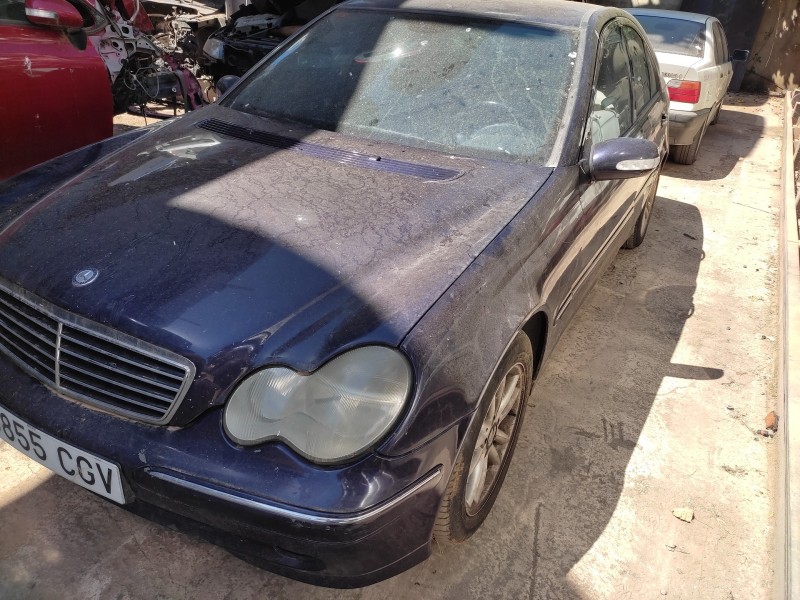 mercedes-benz clase c (w203) berlina del año 2001