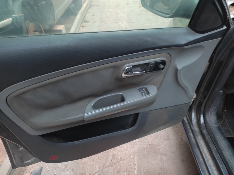 seat ibiza (6l1) del año 2006