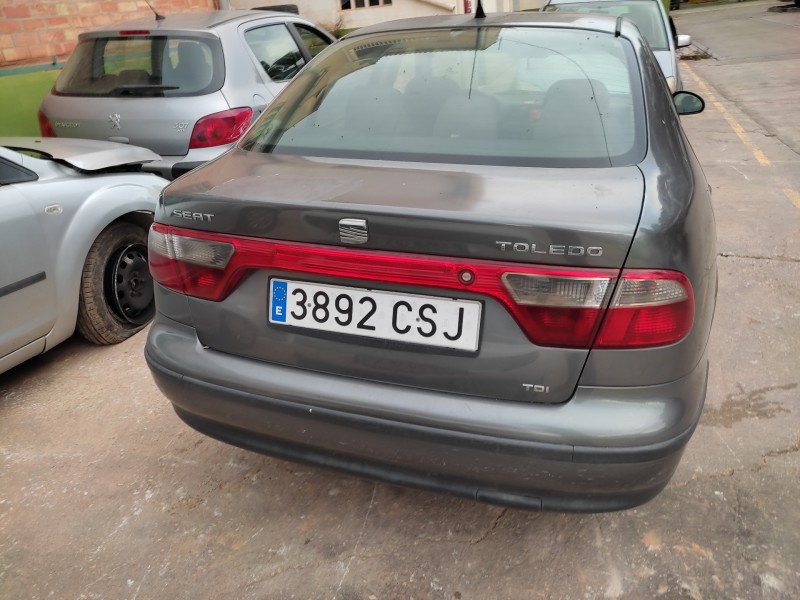 seat toledo (1m2) del año 2004