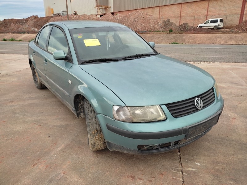 volkswagen passat berlina (3b2) del año 1999