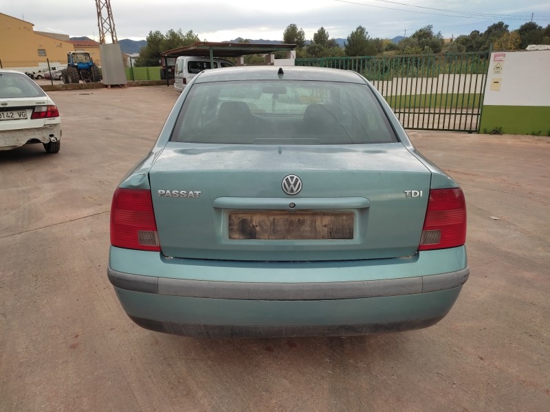 volkswagen passat berlina (3b2) del año 1999