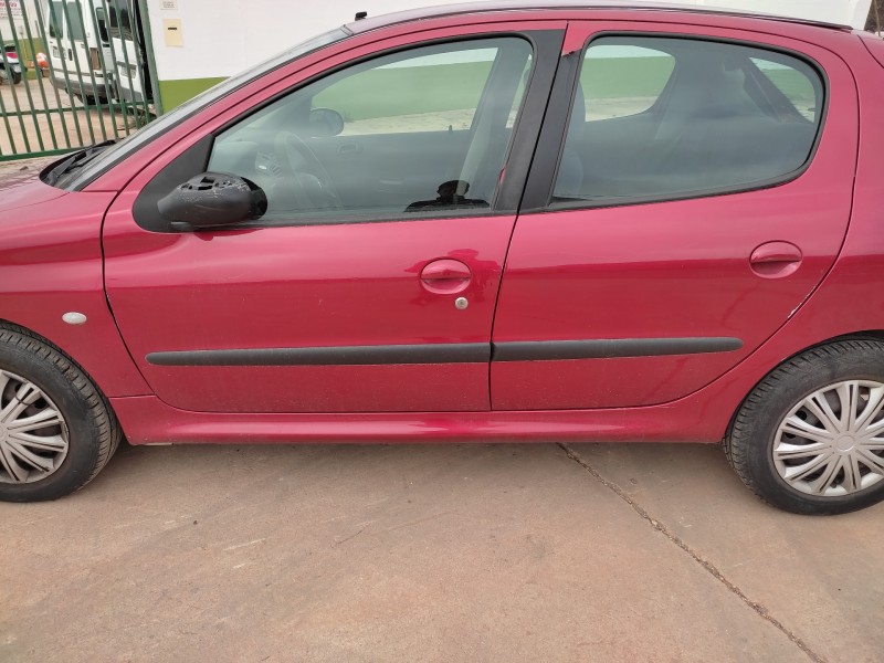 peugeot 206 berlina del año 2003