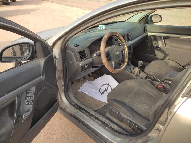 opel vectra c berlina del año 2003