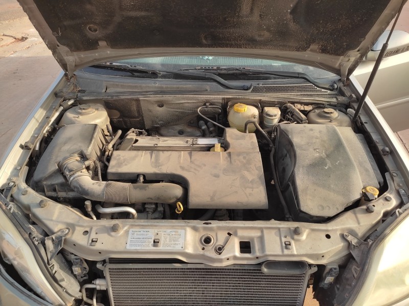 opel vectra c berlina del año 2003