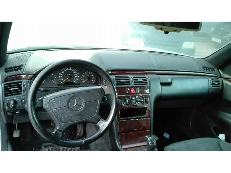 mercedes-benz clase e (w210) berlina diesel del año 1995