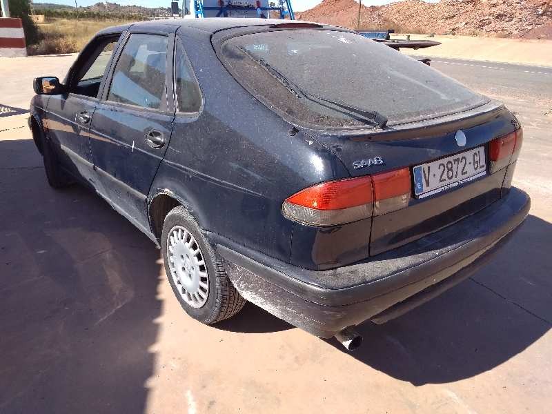 saab 9-3 berlina del año 1999