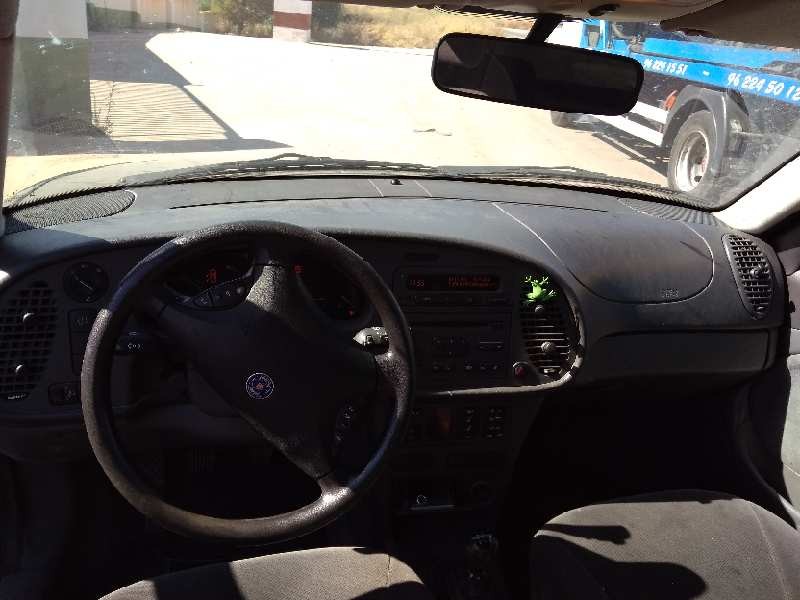 saab 9-3 berlina del año 1999