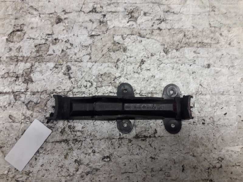 Recambio de soporte para audi 80/90 (893) 90 referencia OEM IAM 893807253 TRASERO 