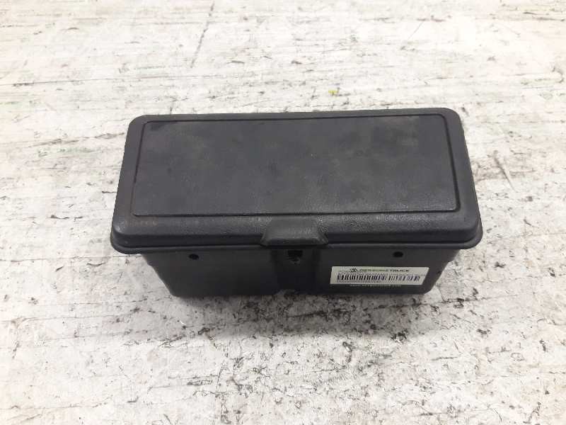 Recambio de posavasos para mitsubishi santamo (hyundai) santamo confort referencia OEM IAM  TRAS. DCHO. 