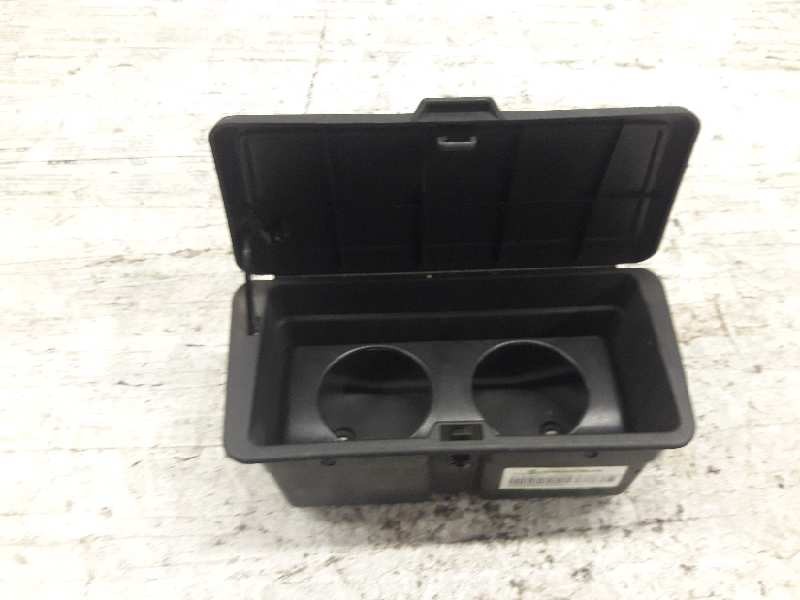 Recambio de posavasos para mitsubishi santamo (hyundai) santamo confort referencia OEM IAM  TRAS. DCHO. 