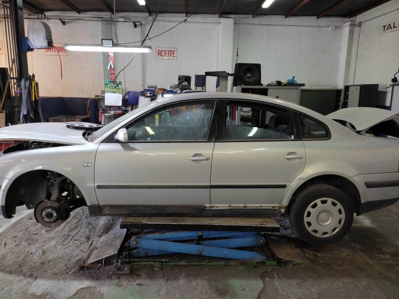 volkswagen passat berlina (3b2) del año 1996