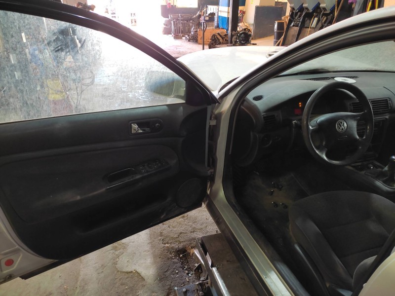 volkswagen passat berlina (3b2) del año 1996