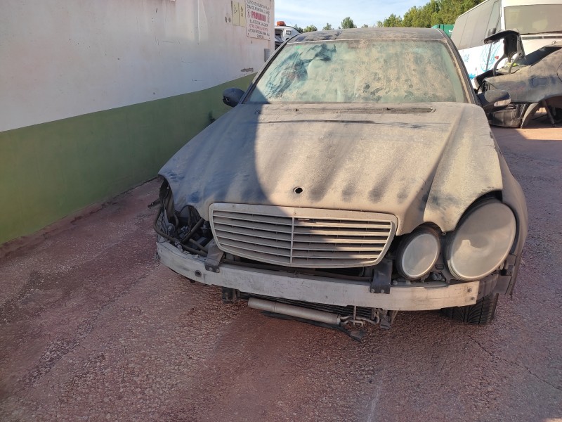 mercedes-benz clase e (w211) berlina del año 2002
