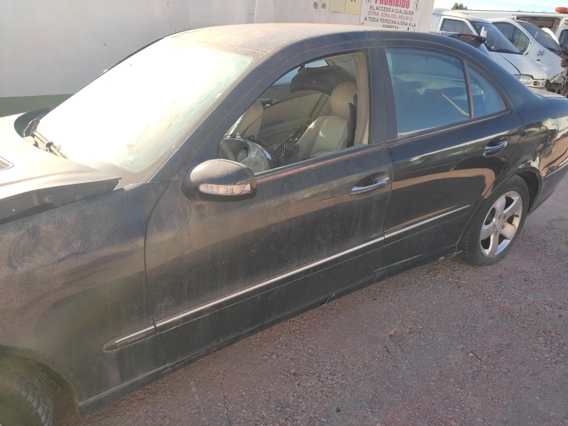 mercedes-benz clase e (w211) berlina del año 2002