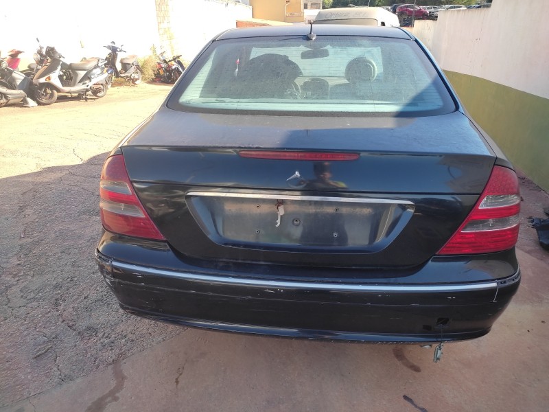 mercedes-benz clase e (w211) berlina del año 2002