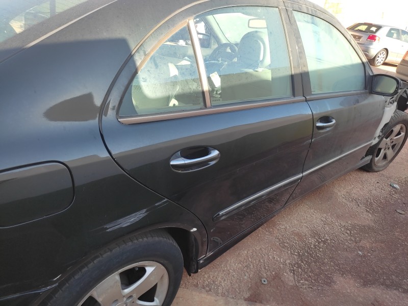 mercedes-benz clase e (w211) berlina del año 2002