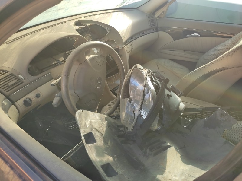 mercedes-benz clase e (w211) berlina del año 2002