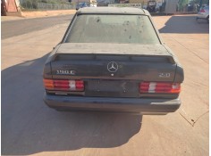 mercedes-benz clase c (w201) berlina del año 1982