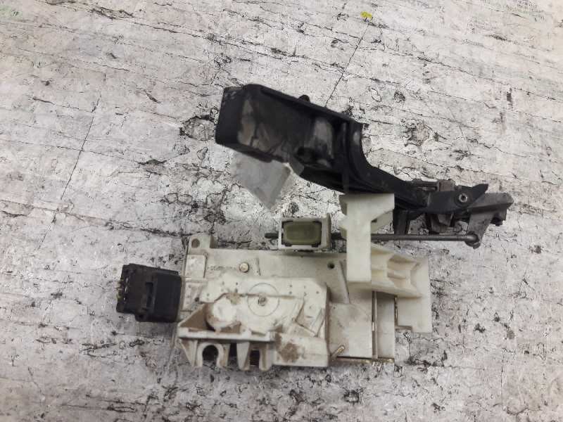 Recambio de cerradura puerta trasera derecha para ford focus berlina (cak) ambiente referencia OEM IAM XS41A26412  