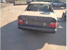 mercedes-benz clase e (w124) berlina del año 1986 2