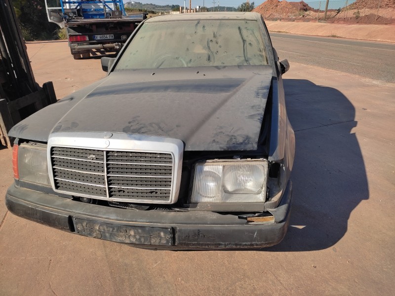 mercedes-benz clase e (w124) berlina del año 1986