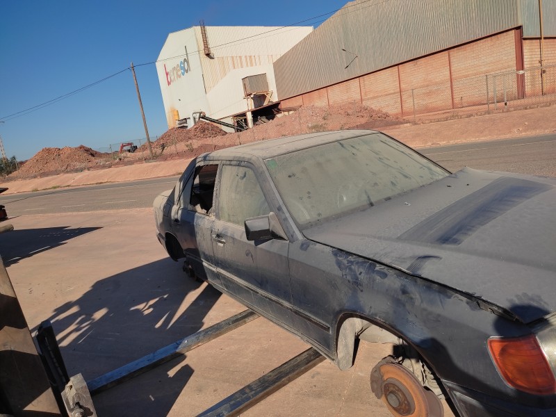 mercedes-benz clase e (w124) berlina del año 1986