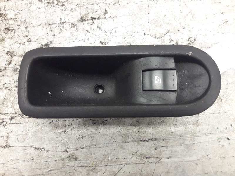 Recambio de mando elevalunas trasero derecho para renault megane ii berlina 5p authentique referencia OEM IAM 156015540  