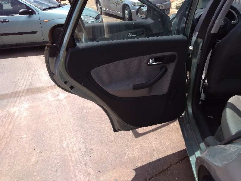 seat ibiza (6l1) del año 2003