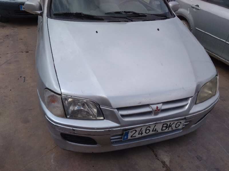 mitsubishi space star (dg0) del año 2001