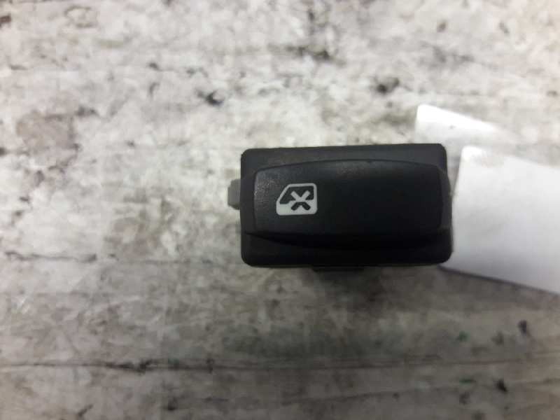 Recambio de boton bloqueo elevalunas traseros para renault megane ii berlina 5p authentique referencia OEM IAM 28082  