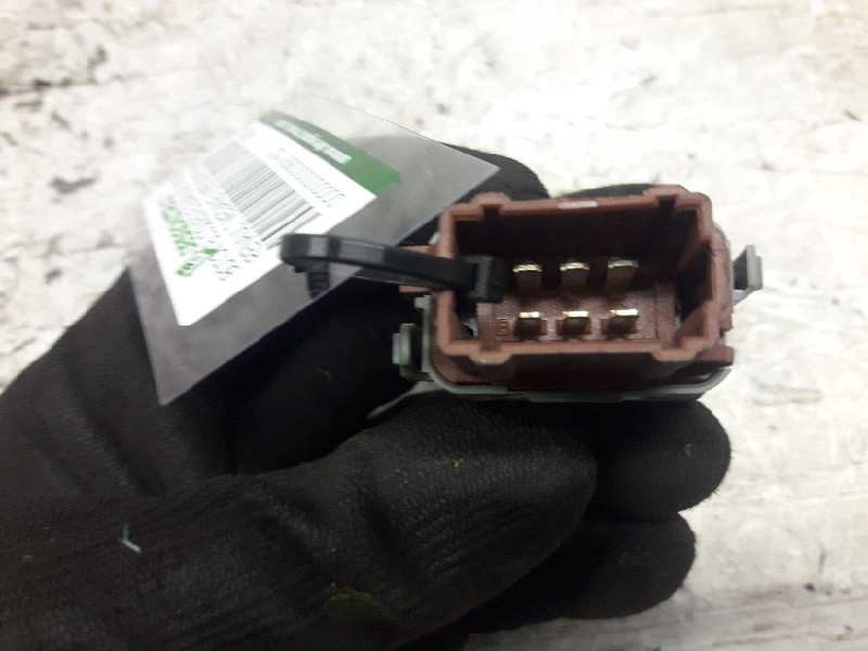 Recambio de boton bloqueo elevalunas traseros para renault megane ii berlina 5p authentique referencia OEM IAM 28082  