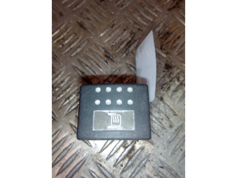 Recambio de boton antivaho para nissan trucks atleon tk 3.95 referencia OEM IAM 255819X000 BOTON ANTIVAHO RETROVISORES 