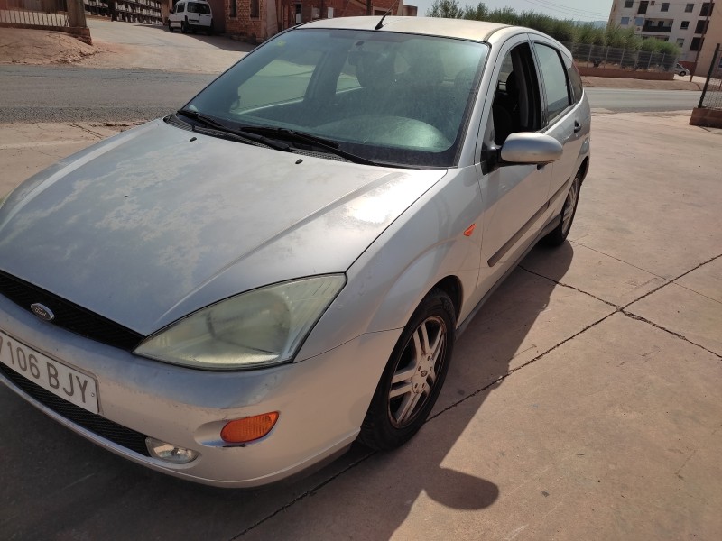 ford focus berlina (cak) del año 2001
