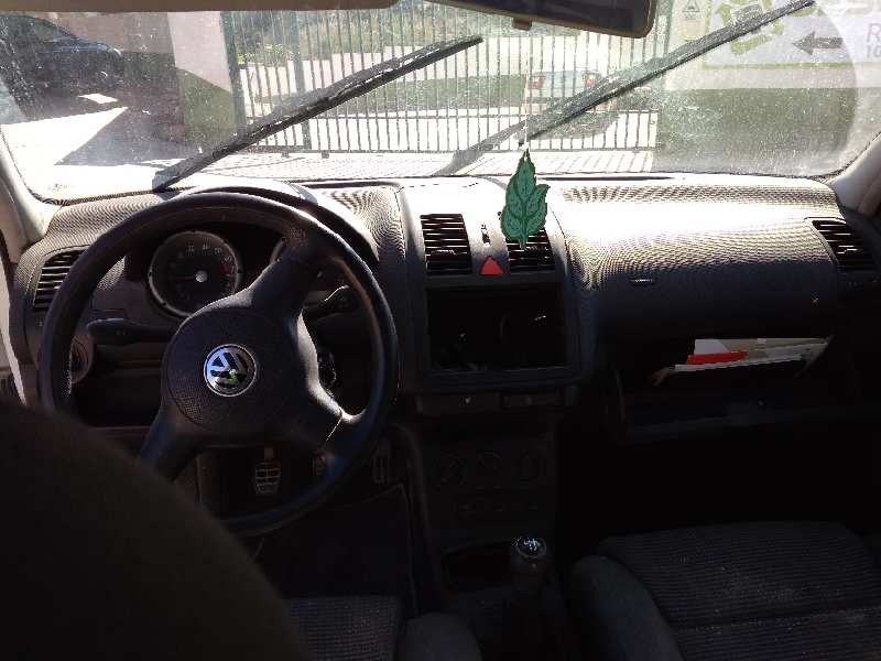volkswagen polo berlina (6n2) del año 2001