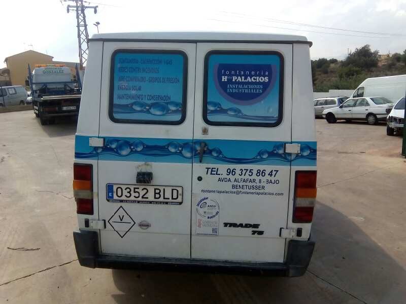 nissan trade del año 2001