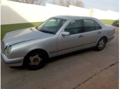 mercedes-benz clase e (w210) berlina diesel del año 1998 2