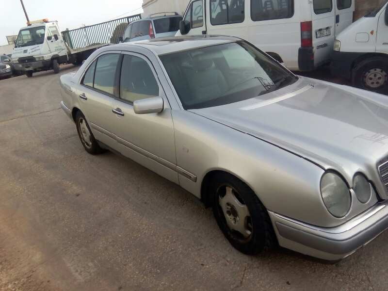 mercedes-benz clase e (w210) berlina diesel del año 1998