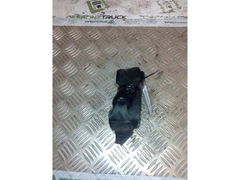 Recambio de cinturon seguridad delantero derecho para nissan trucks atleon 120 referencia OEM IAM  CINTURON CENTRAL 