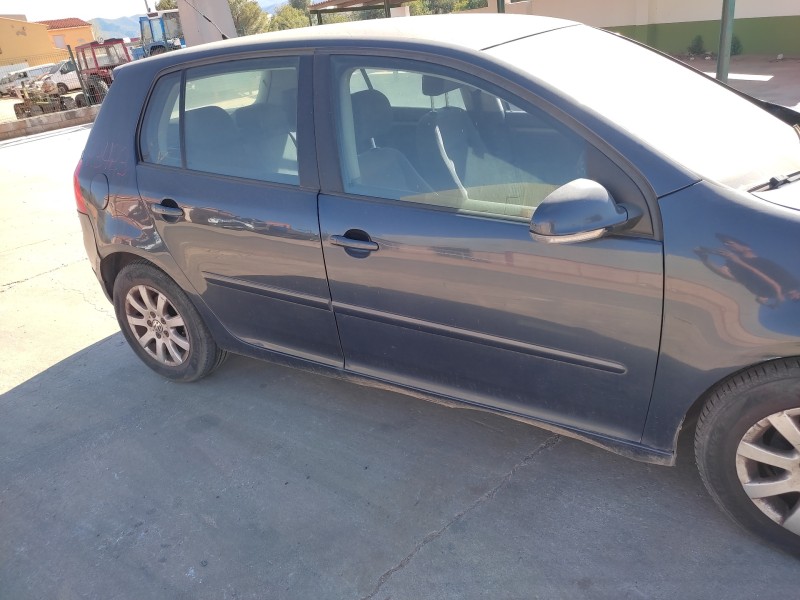 volkswagen golf v berlina (1k1) del año 2006